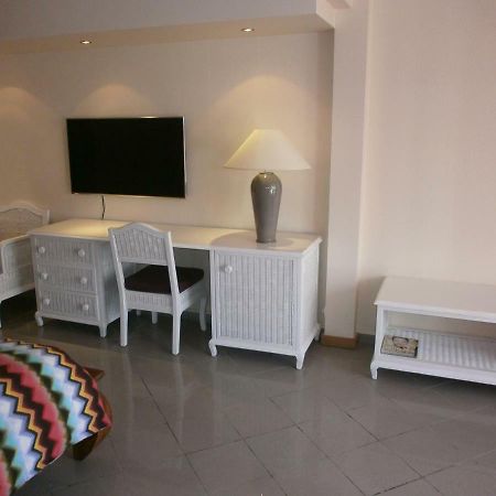 Studio En Bord De Mer - Residence La Vieille Tour لو جوسيير المظهر الخارجي الصورة