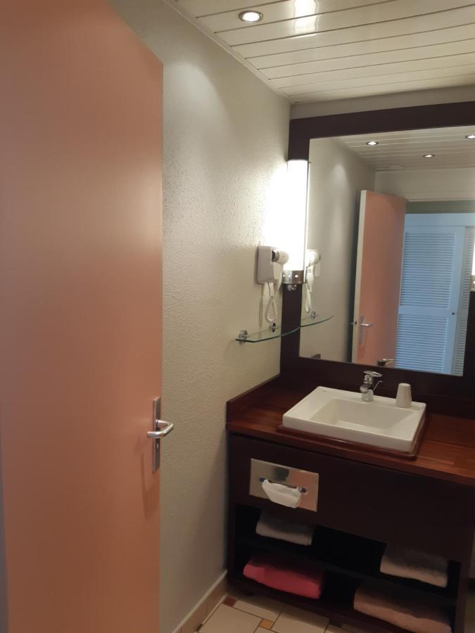 Studio En Bord De Mer - Residence La Vieille Tour لو جوسيير المظهر الخارجي الصورة